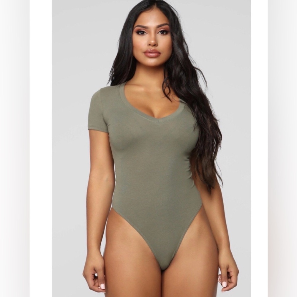 Body Contour Scoop Neck Bodysuit in a size extra small, green color